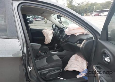 2018 Jeep Cherokee Latitude Fwd z USA, uszkodzony, nr VIN 1C4PJLCB3JD542844